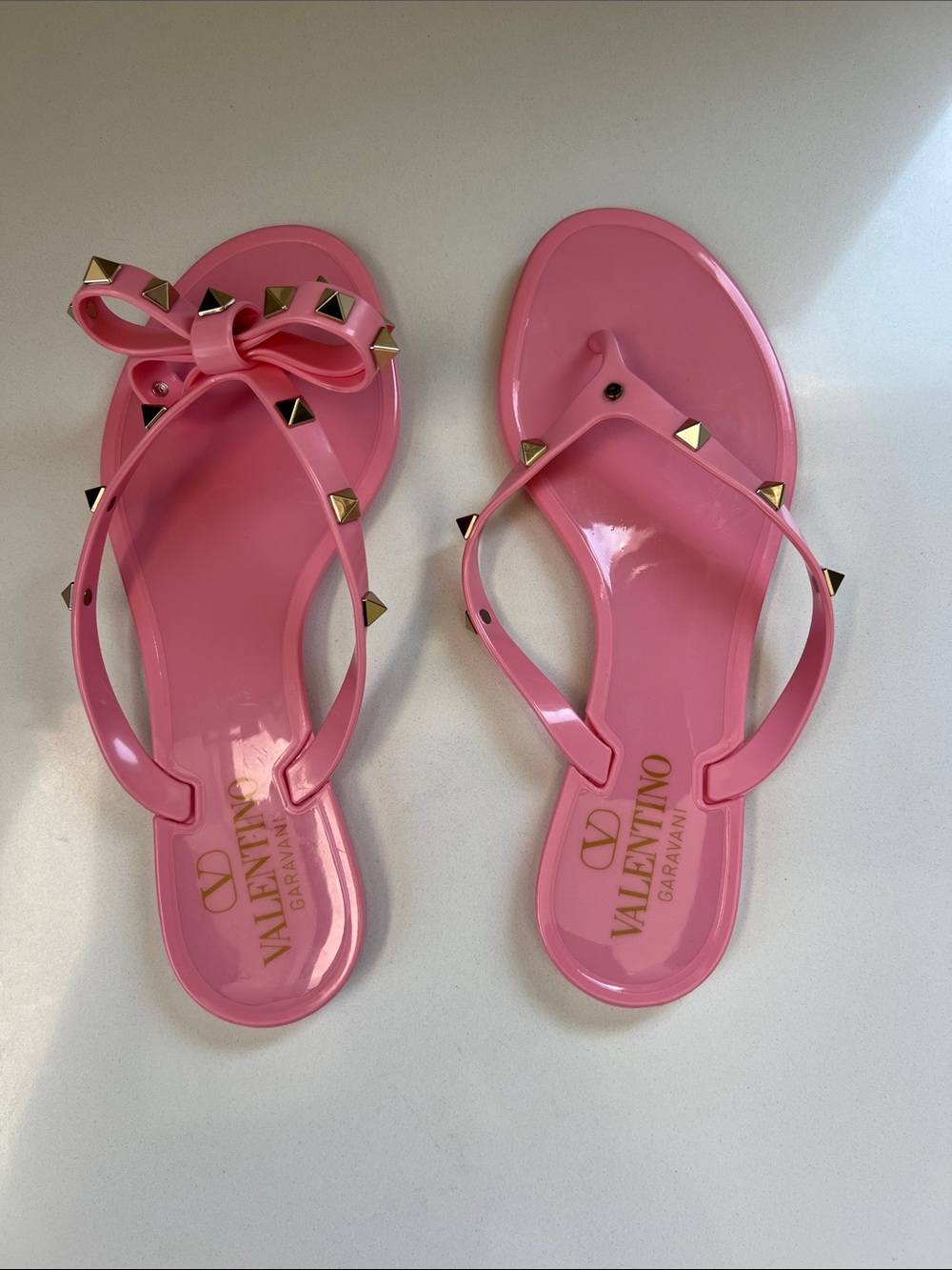 Valentino Garavani light pink rockstud jelly bow sandals flip flops 35 - Picture 9 of 13